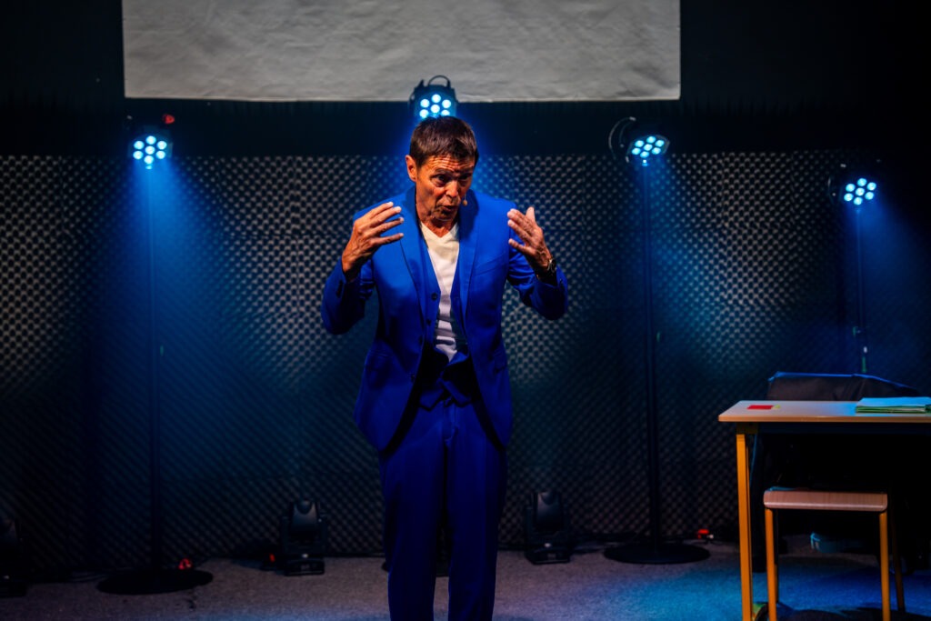 Prestataire technique son & lumière à Pessac - One man show Christophe Gameiro 2025