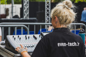 Eventech Prestataire technique Bordeaux : Sonorisation, lumière et vidéo