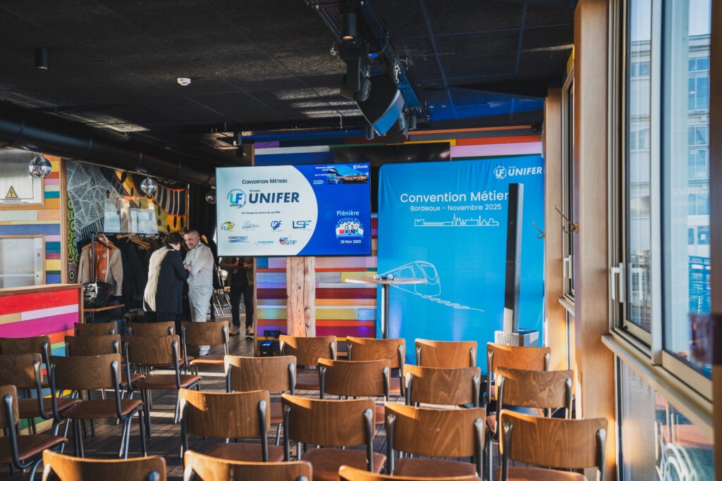 Son, éclairage, vidéo à Bordeaux avec Éventech - Prestataire technique événementiel