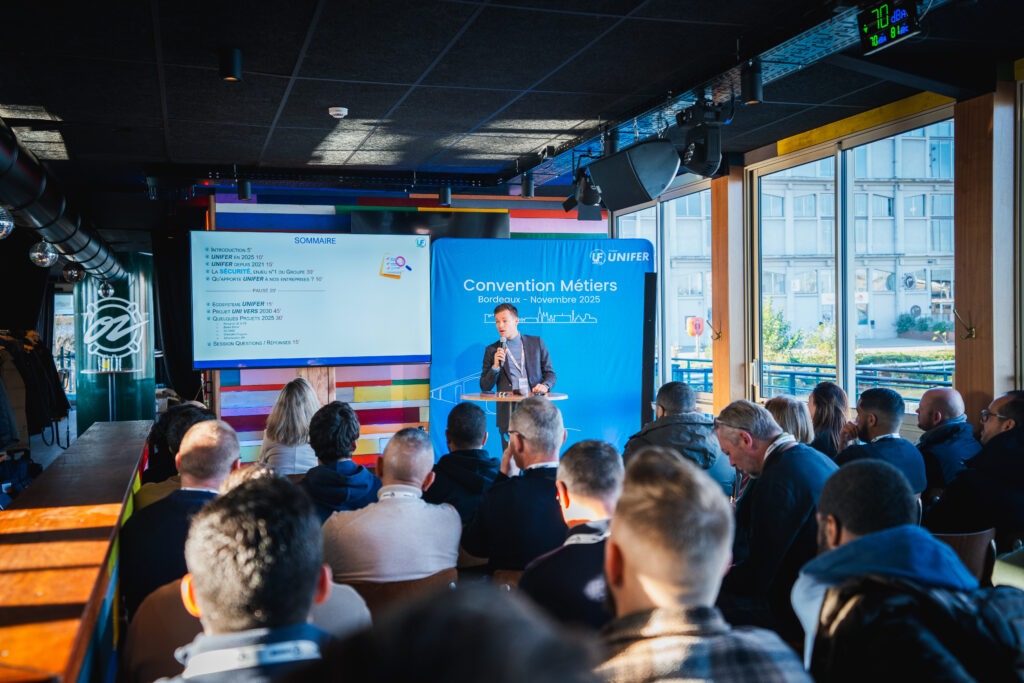 Son, éclairage, vidéo à Bordeaux avec Éventech - Prestataire technique événementiel